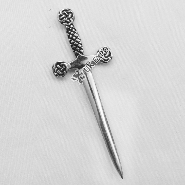 Celtic Kilt Pin with Black Color Filling