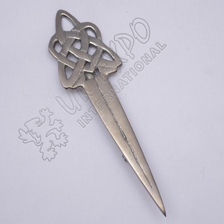 Celtic Knot Shiny Antique Kilt Pin
