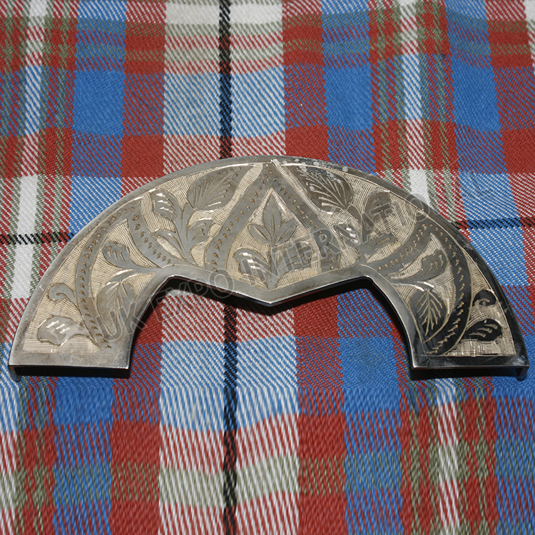 Unique engraving along sides of cantle leaf and celtic knot work Hand Made Engraving