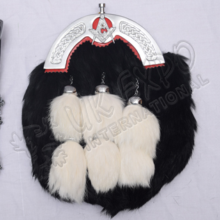Black rabbit furr with Six Tessels red backing on cantle Masonic Badge