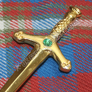 Emerald Stone Gold Kilt Pin