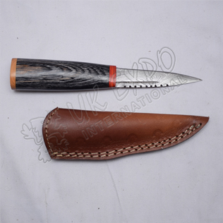 Hiking Knife Damascus Blade with Black Wood Handle Nice Leather Cover