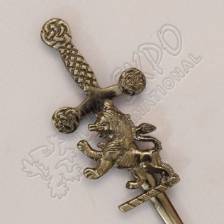 Lampert Lion Shiny Antique Kilt Pin